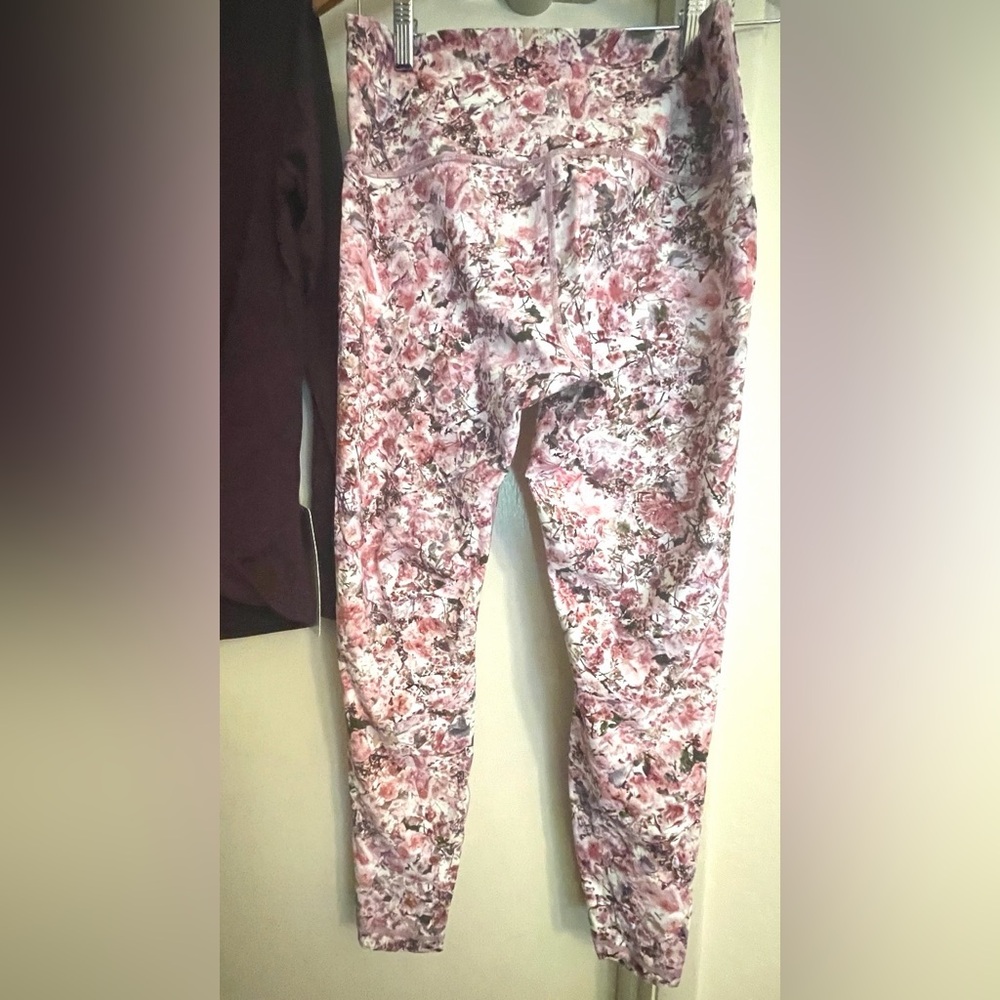 Lululemon Wunder Under Hi Rise ankle
Length Blossom Spritz Pink Floral 12